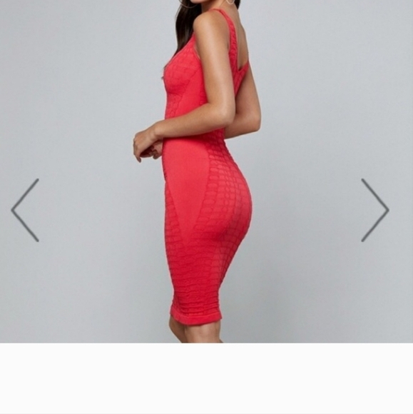 BEBE Textured Bodycon Dress Sweetheart Neck Teaberry Size Small Petite NEW - Picture 4 of 9